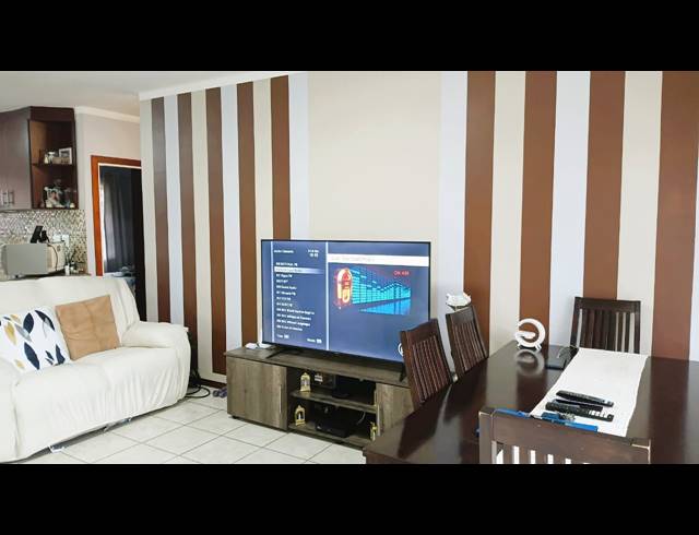 2 BEDROOM FLAT FOR SALE IN BLUFF